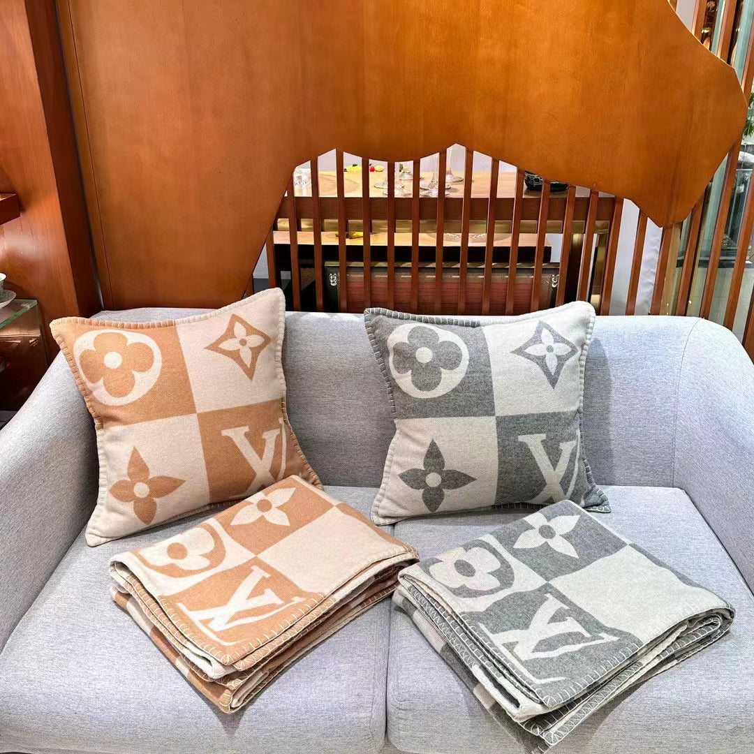 CUSTOM BROWN CHECKERED THROW BLANKET