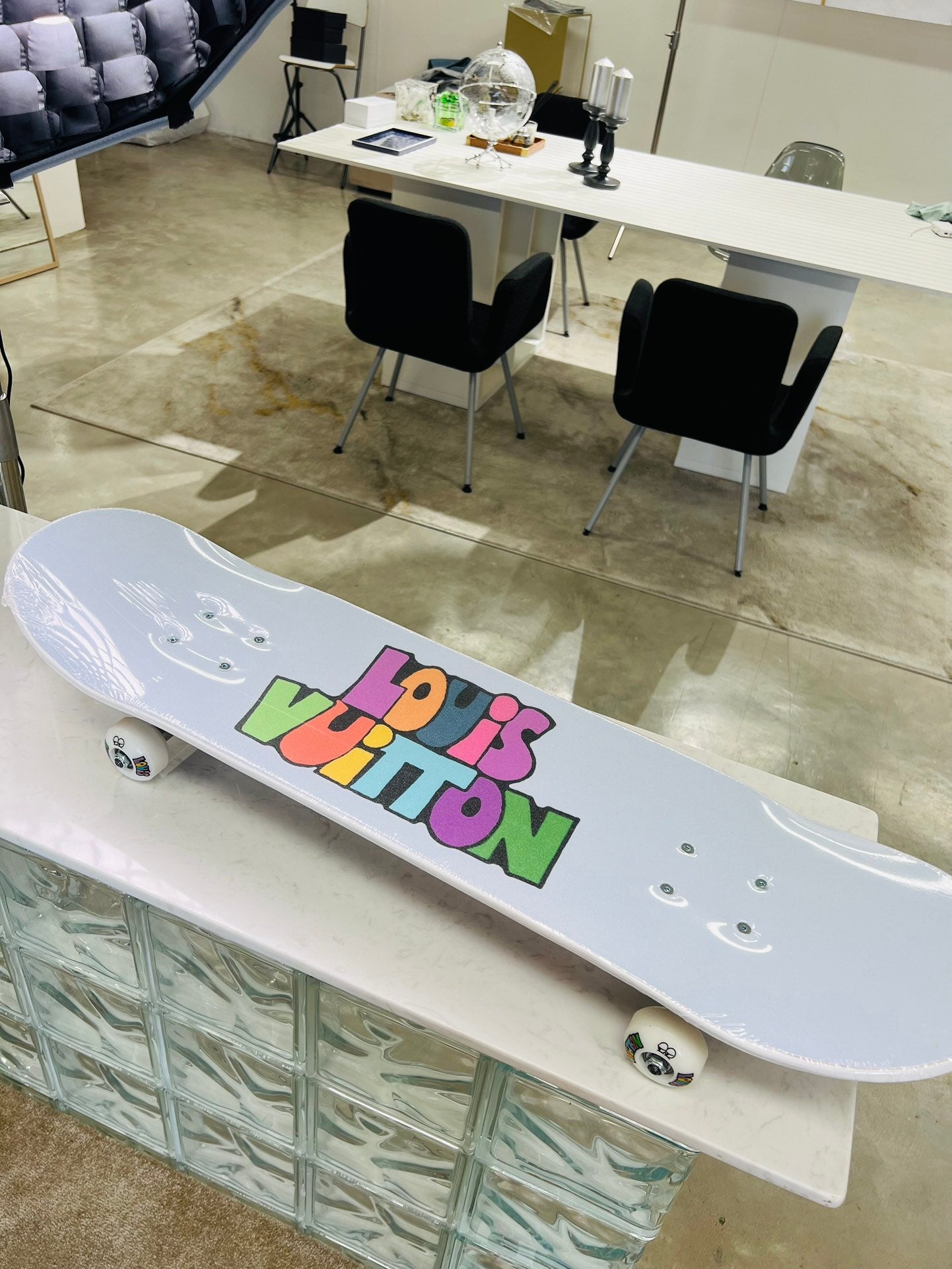 CUSTOM LV MNG COMICS SKATEBOARD