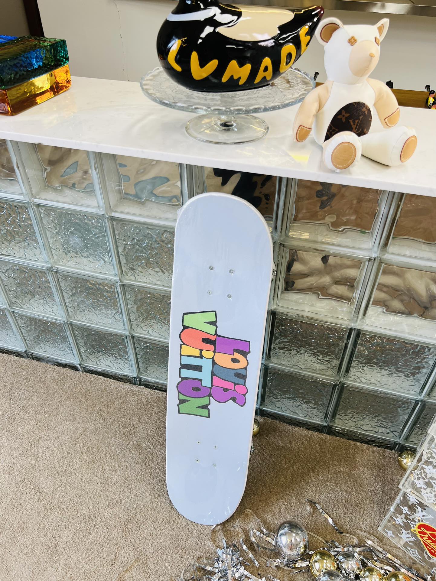 CUSTOM LV MNG COMICS SKATEBOARD
