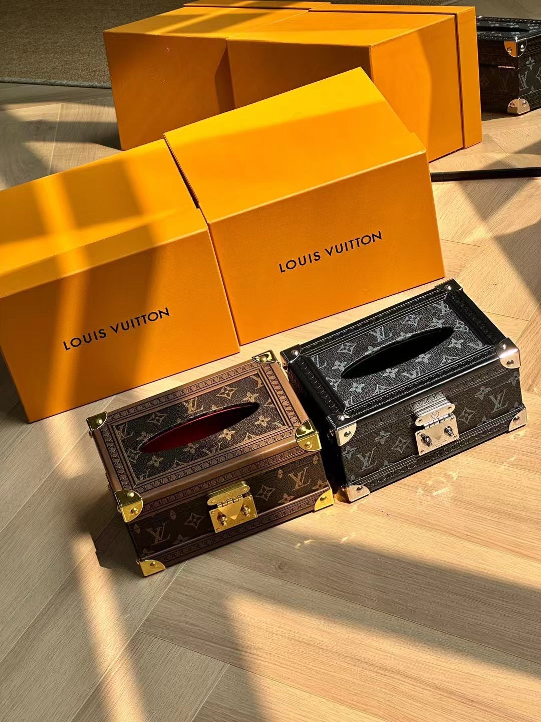 LV TISSUE BOX COVER