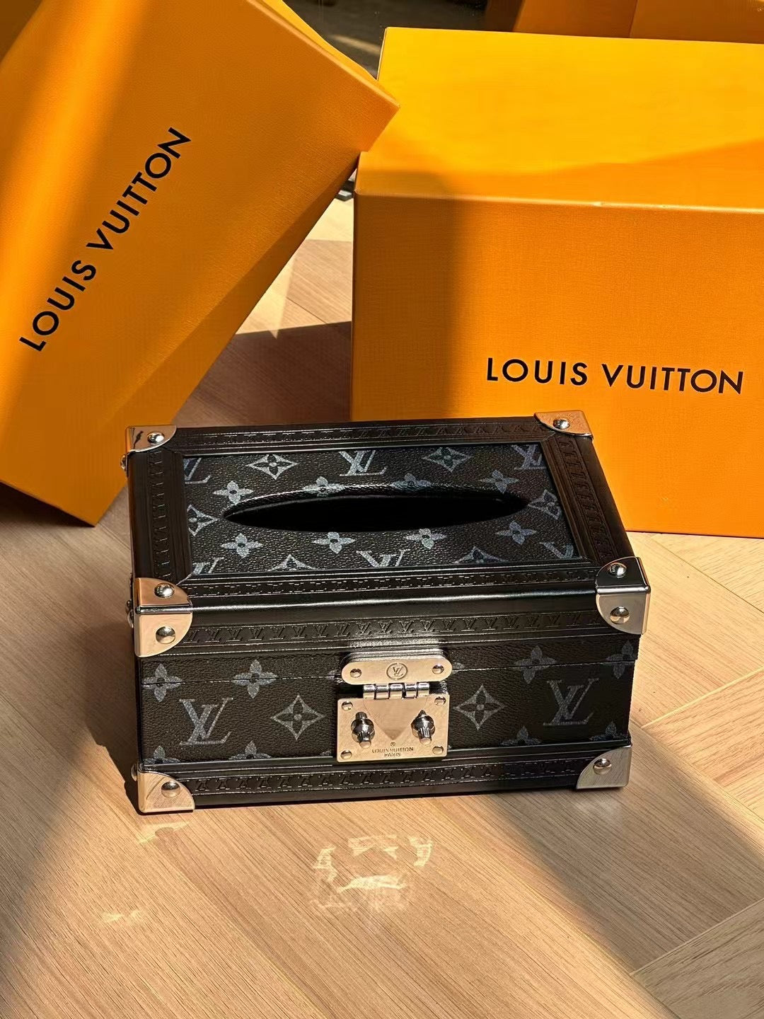 LV TISSUE BOX COVER
