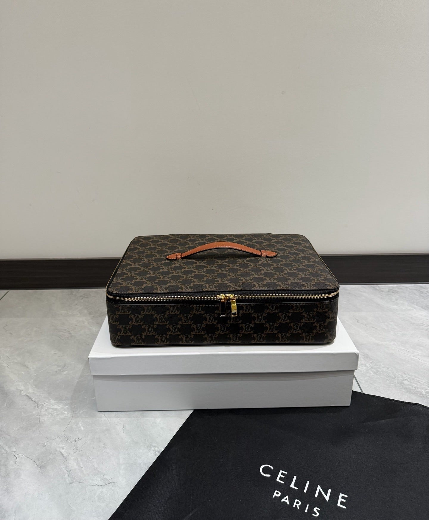 CELINE MAKE UP 3 IN 1 POUCH SET