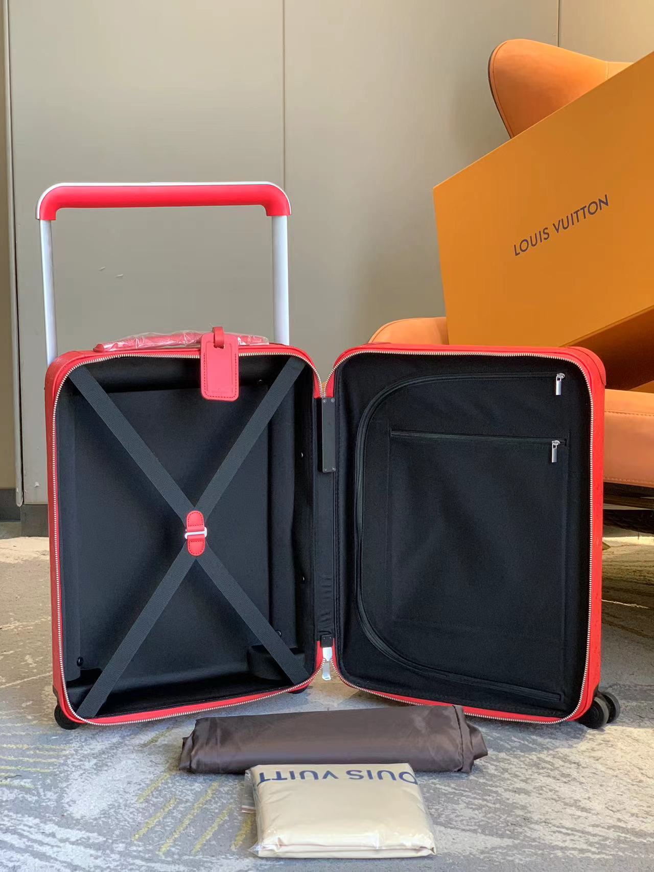 CUSTOM TAURILLON RED 37L HORIZON 55 SUITCASE