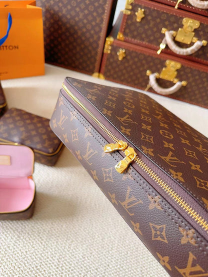 CUSTOM LV MAKE UP 3 IN 1 POUCH SET