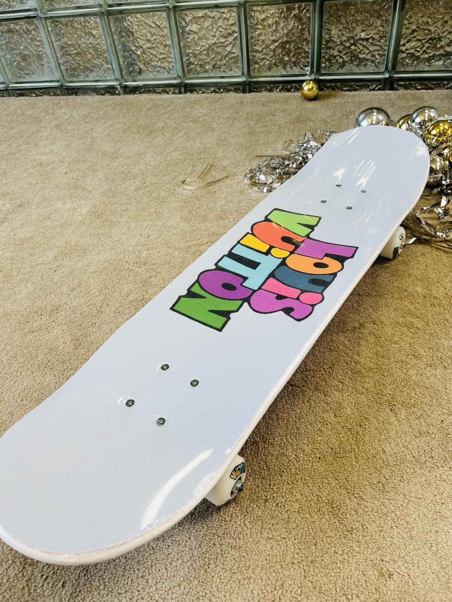 CUSTOM LV MNG COMICS SKATEBOARD