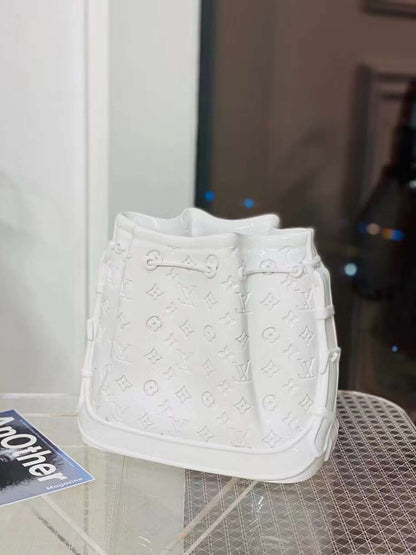 CUSTOM NOÉ BAG FLOWER VASE