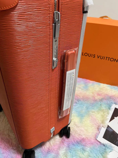 CUSTOM ORANGE CABIN 37L HORIZON 55 SUITCASE