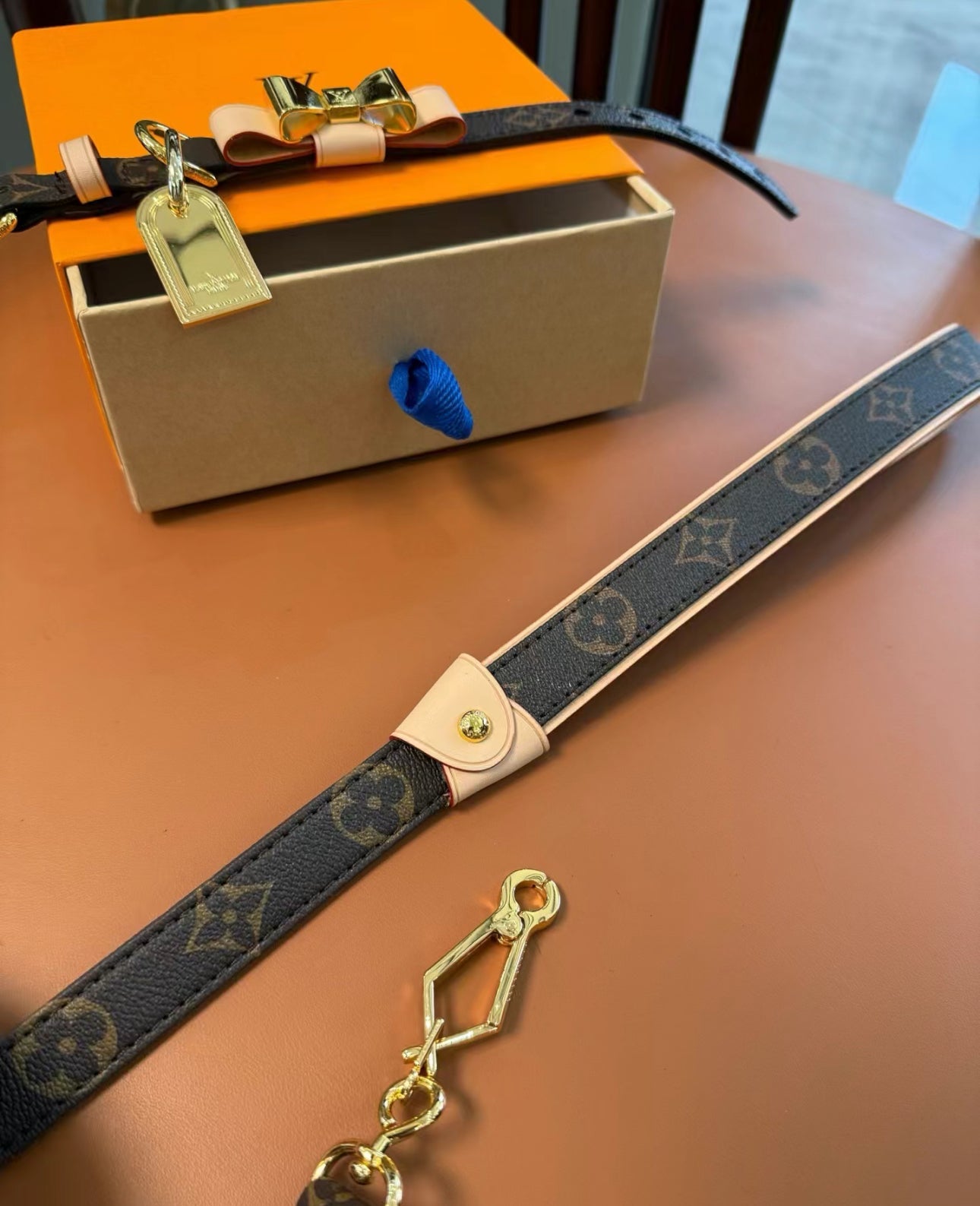 LV DOG COLLAR AND LEASH (BOWTIE)