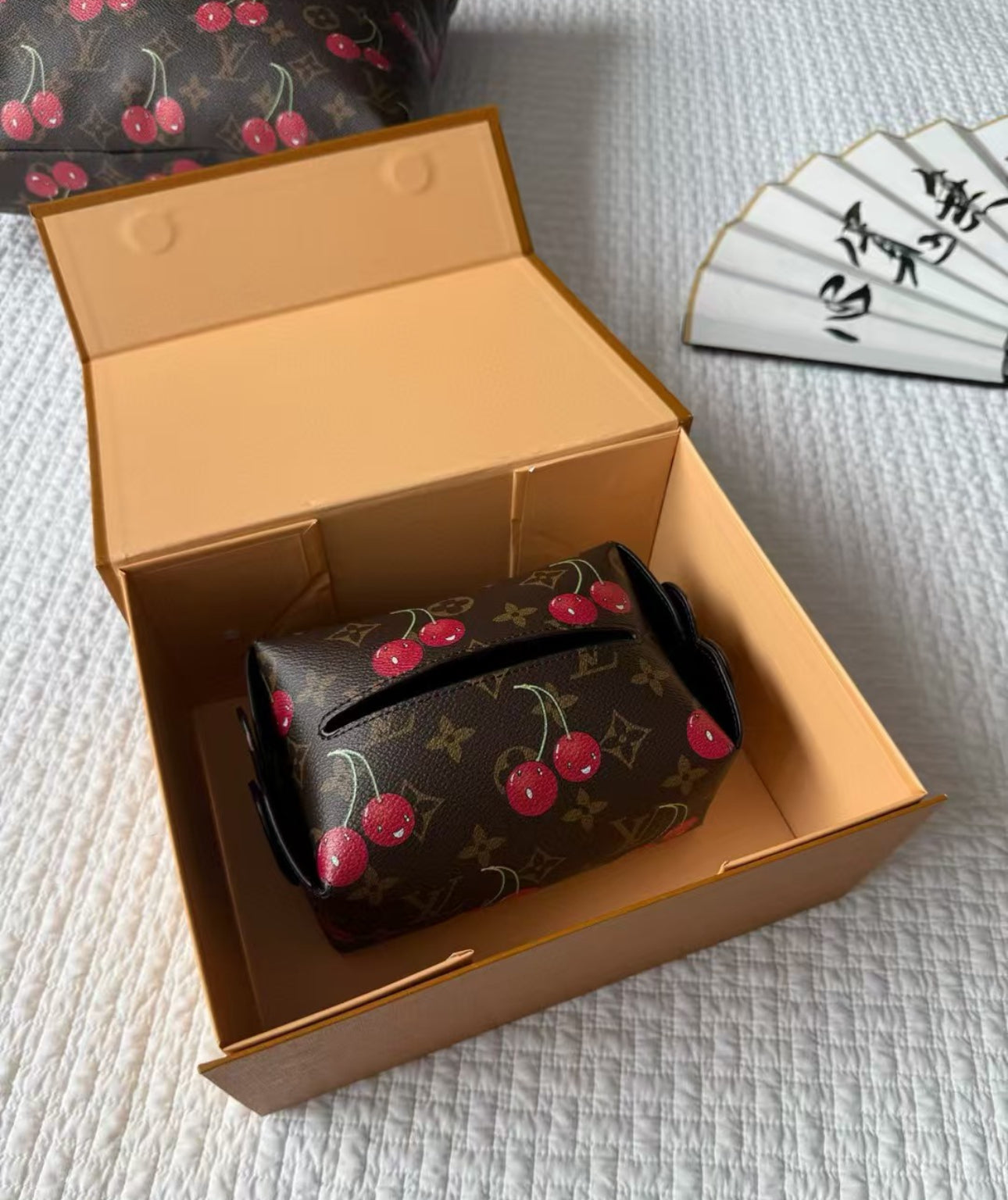 LV CHERRY TISSUE ROUND COVER (BROWN)