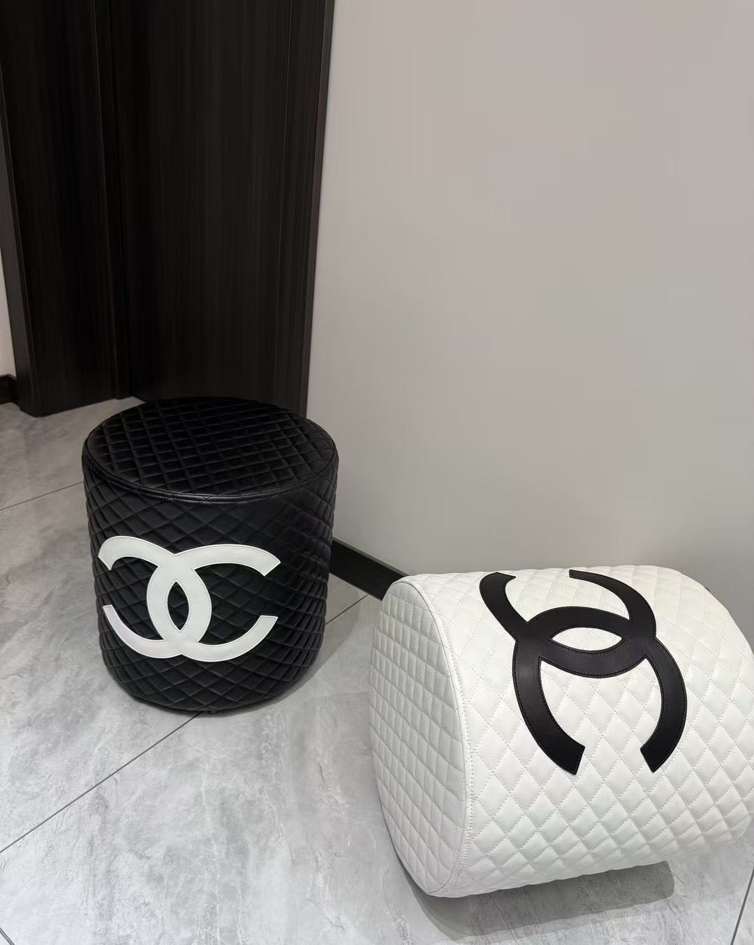COCO MAKE UP OTTOMAN STOOL