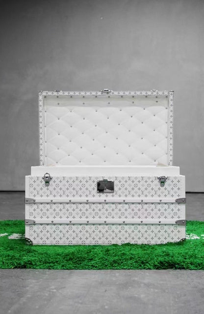 CUSTOM LV WHITE TRUNK
