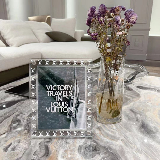 CUSTOM TRANSPARENT PICTURE FRAME