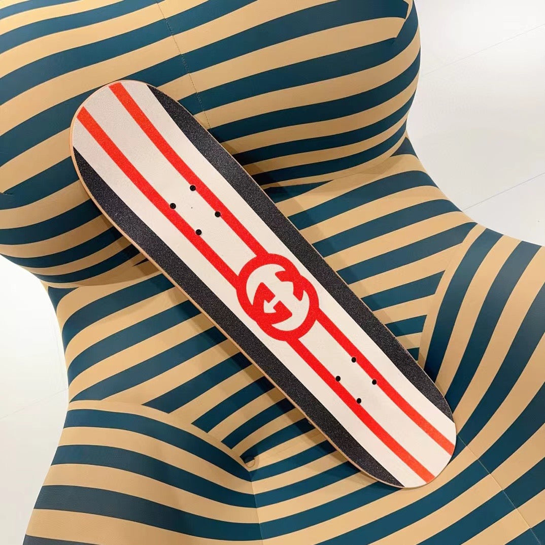 GUCCI INTERLOCKING G SKATEBOARD