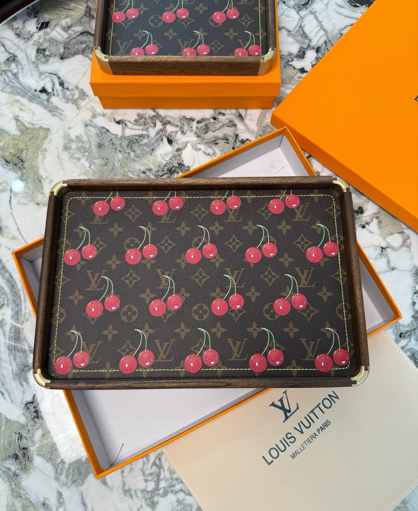 LV RECTANGLE SERVING TRAY (CHERRY)