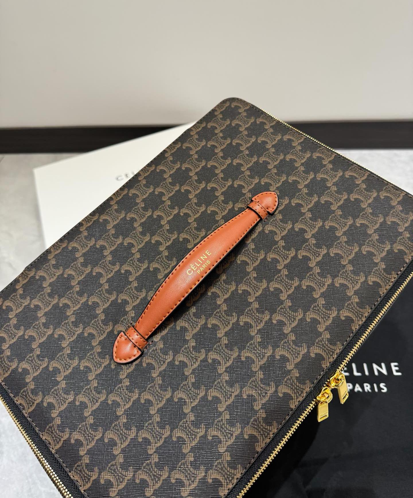 CELINE MAKE UP 3 IN 1 POUCH SET