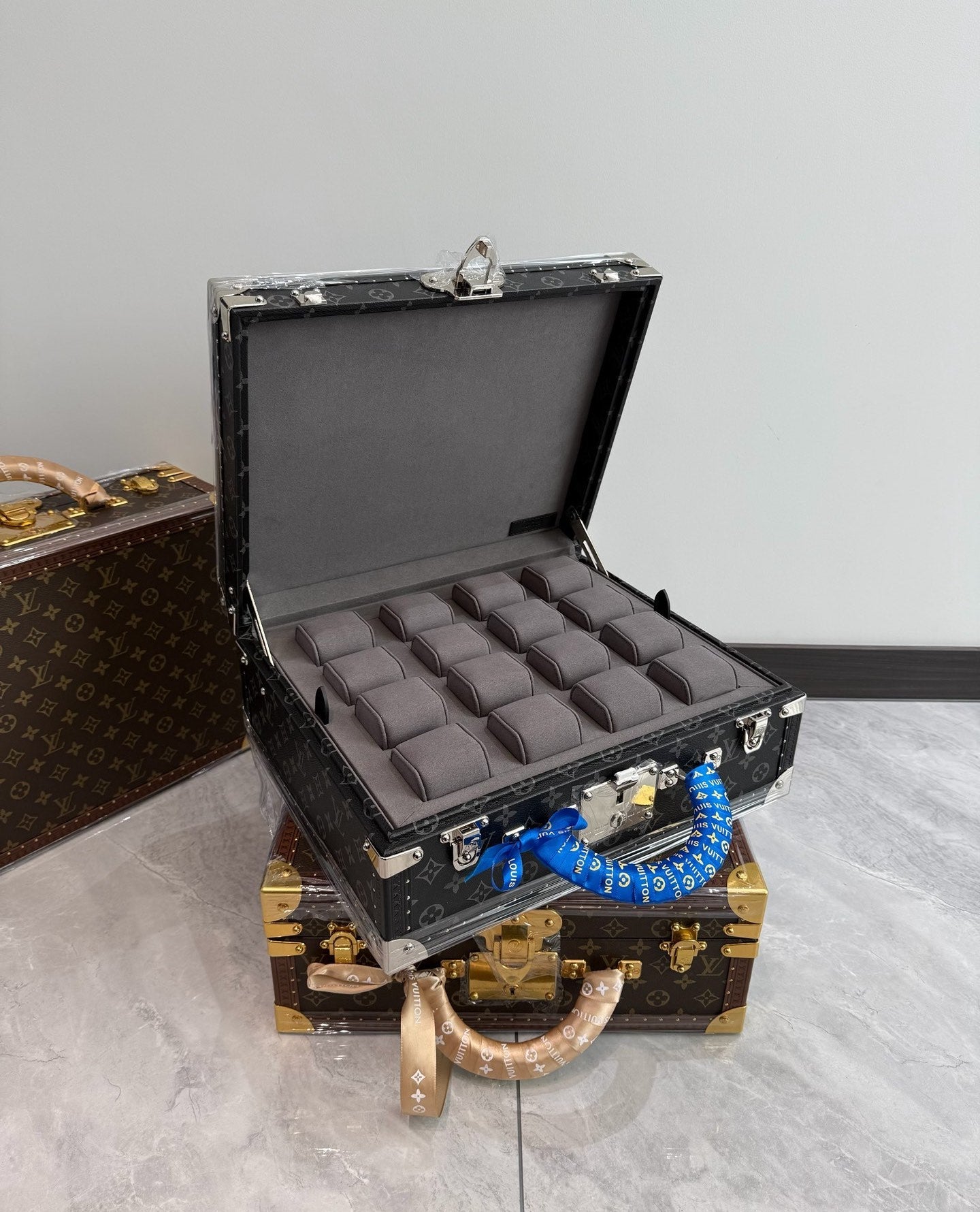 CUSTOM LV WATCH 16 BOX