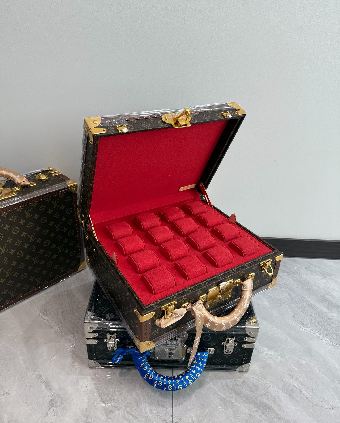CUSTOM LV WATCH 16 BOX