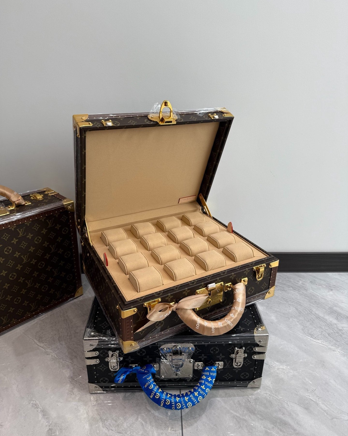 CUSTOM LV WATCH 16 BOX