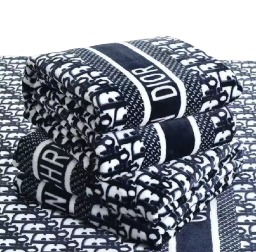 OBLIQUE FLEECE THROW BLANKET