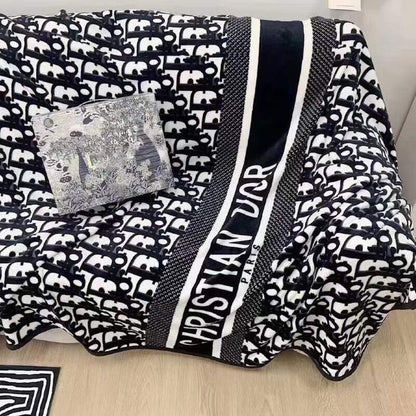 OBLIQUE FLEECE THROW BLANKET