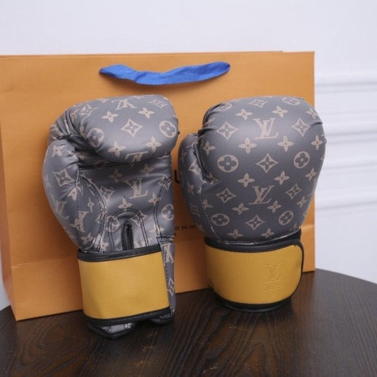 CUSTOM BOXING GLOVES